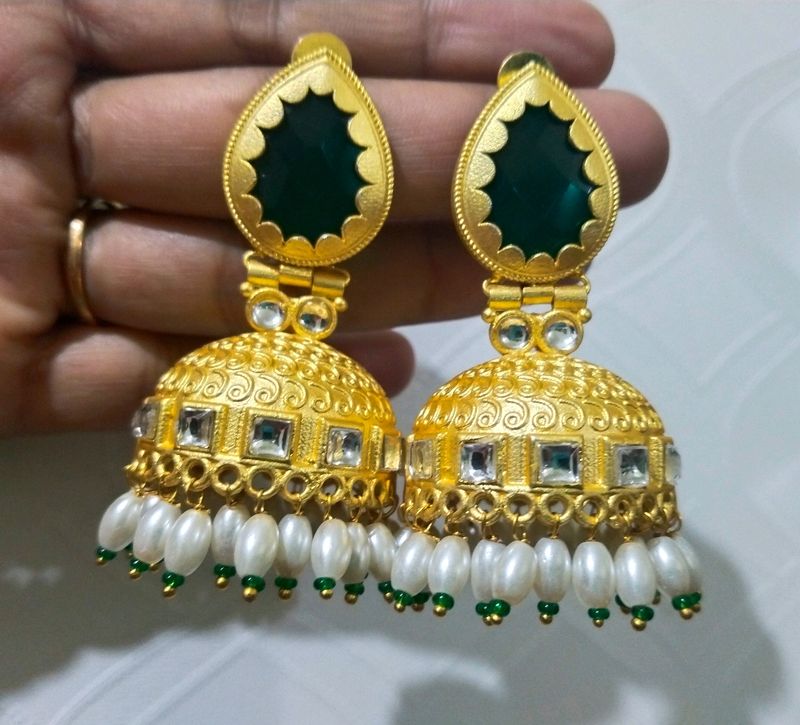 Broad Jhumka (Premium)