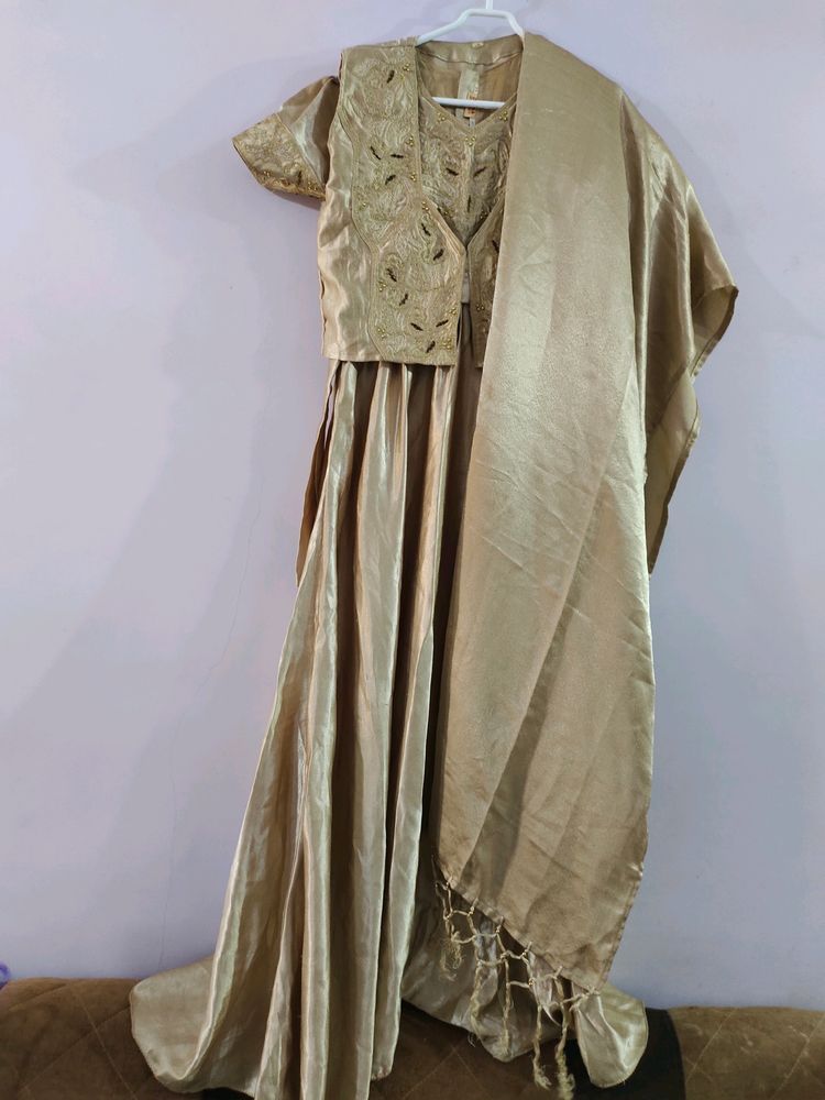 Set Gold Colour Gown With Jacket & Dupatta