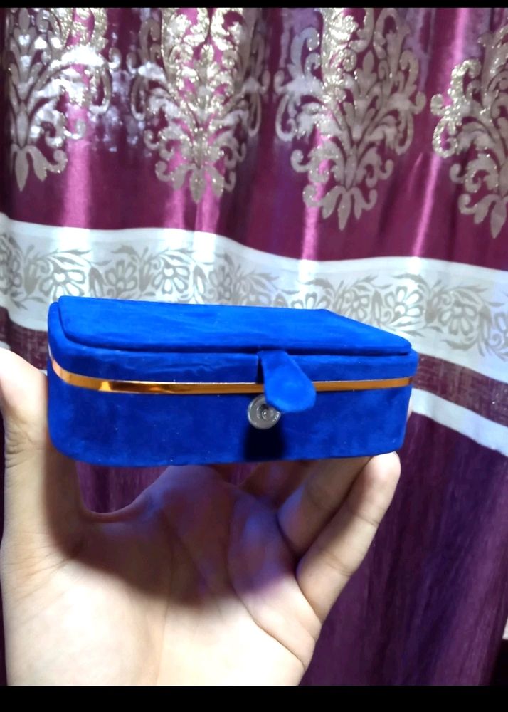 Cute Velvet Ring Organiser Box