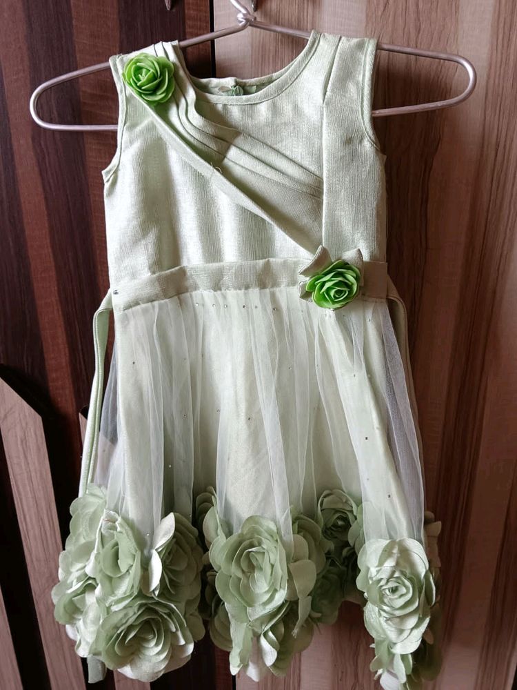 Girls dress