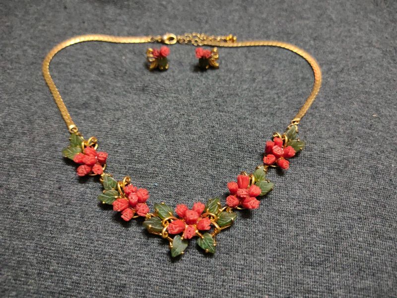 Pretty Red Coral And Green Jade Gold Plated Flower