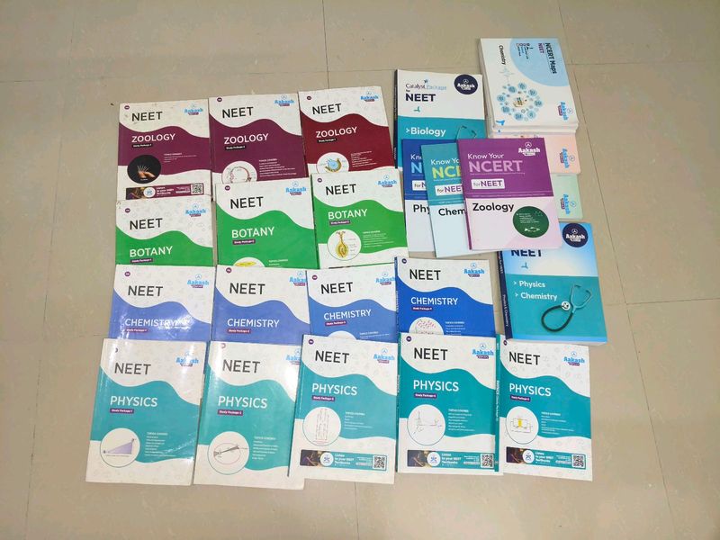 Neet Aakash Byju's Modules Study Material Set