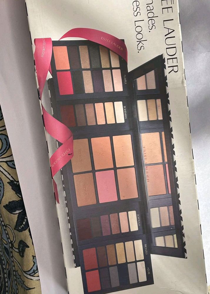 Estee lauder 42 Shades Endless Looks Pallette