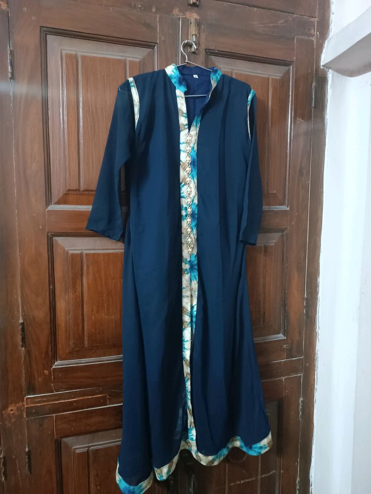 Blue Georgette Kurti And Skit Set.