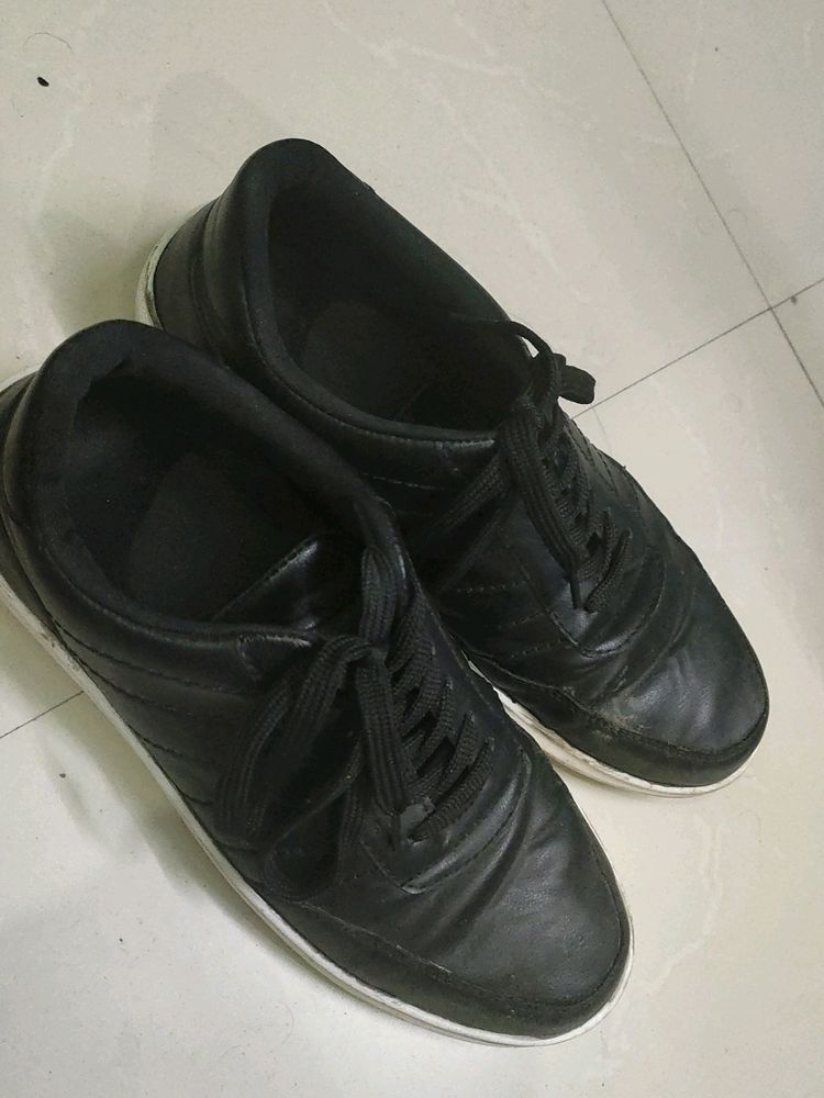 Black Sneakers