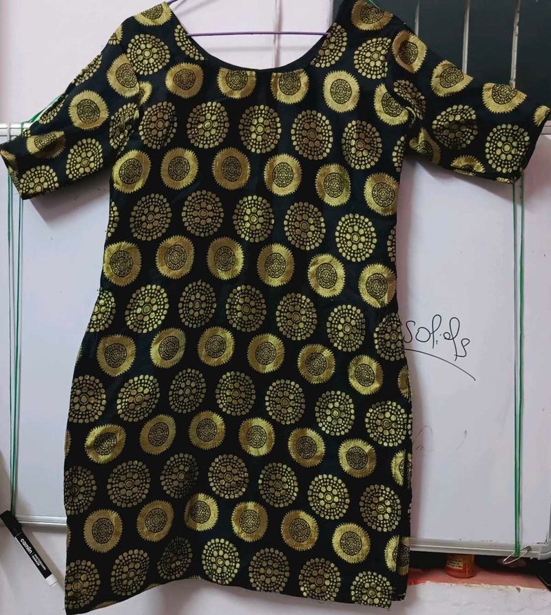 Black Gold Ethnic Motifs Banarsi Silk Kurta