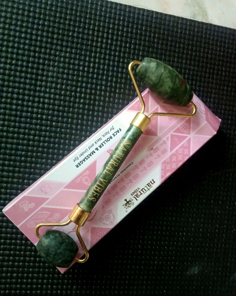 Natural Vibes Jade Roller & Massager