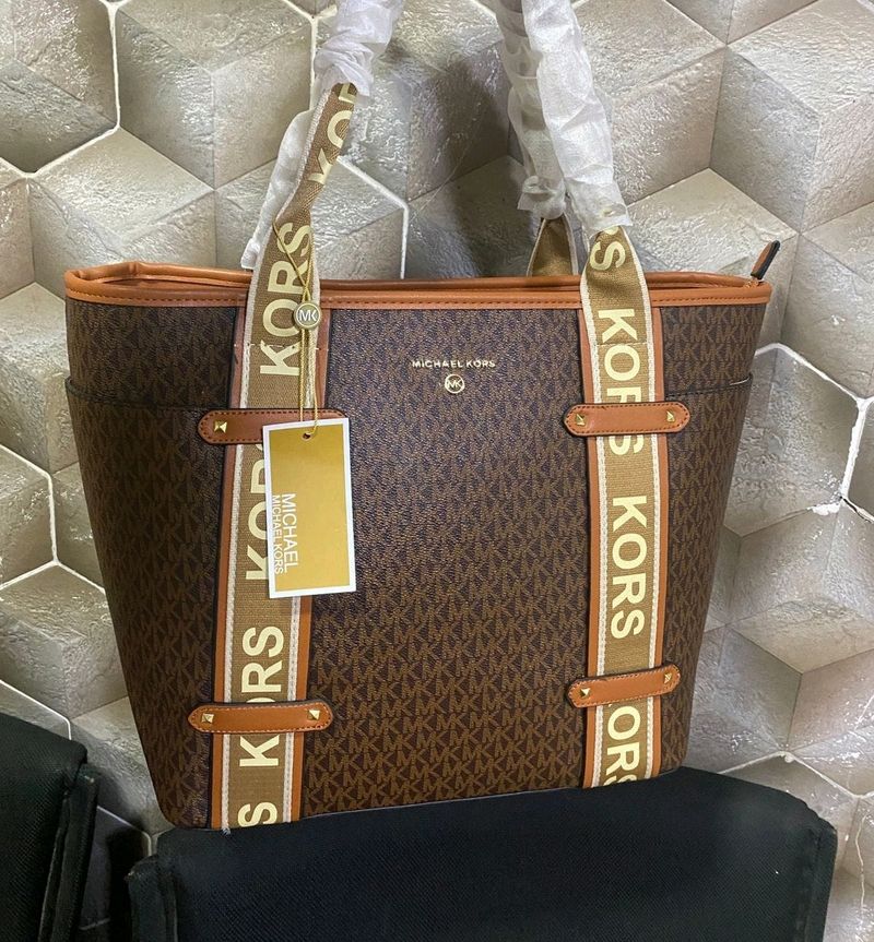 🆕️🔥Michael Kors Handbag