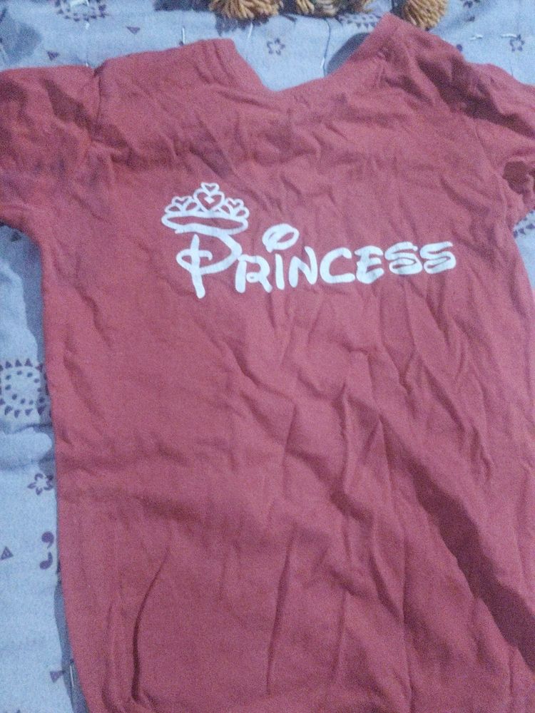 round neck princess sticker tshirt