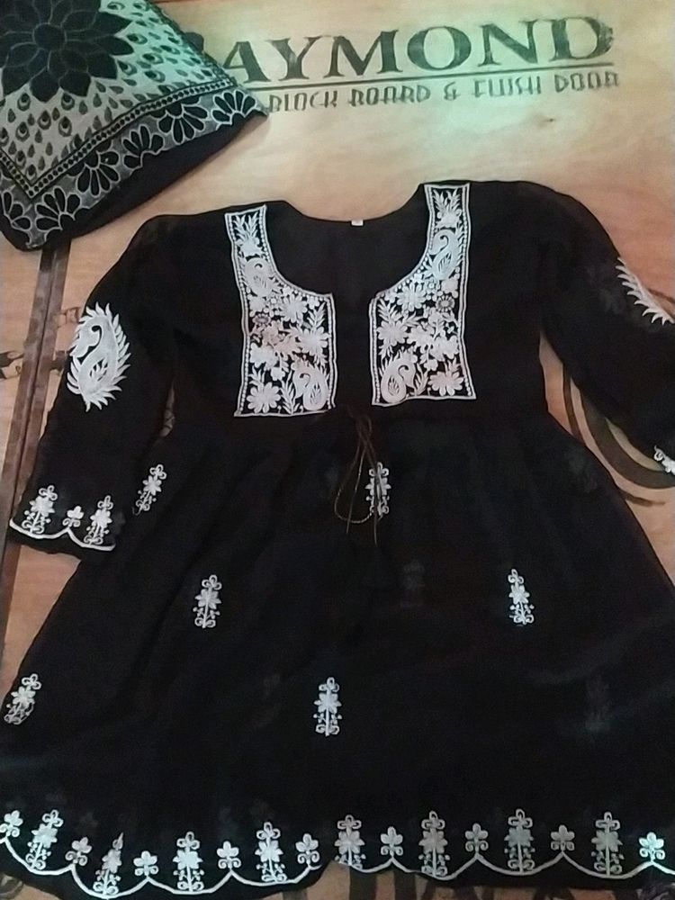 Chikankari Short Kurti