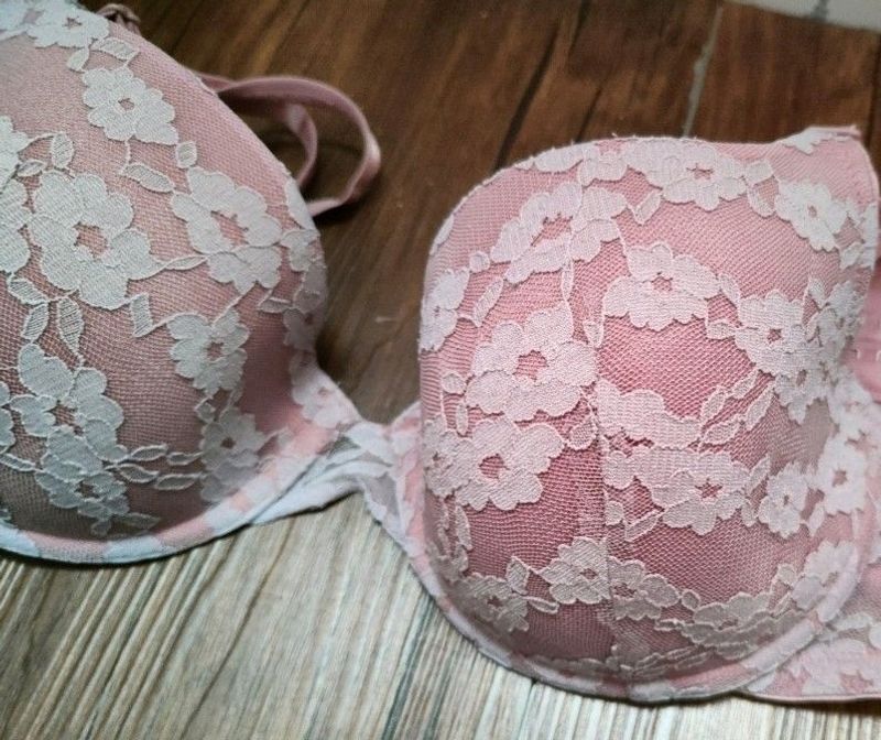 32b Padded Lace Bra