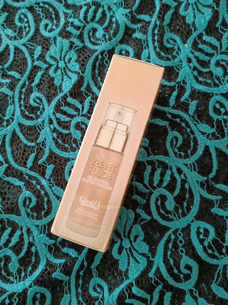 Velvet Matte Touch Oil Control Silk Foundation