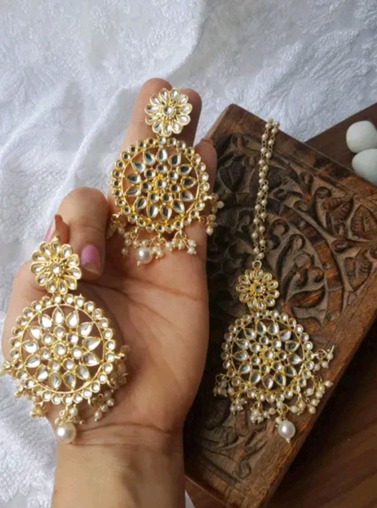 Earings With Mangtika