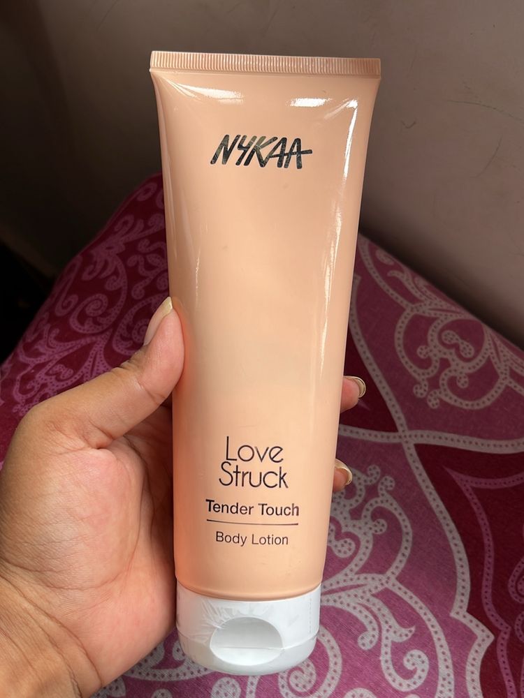 Nykaa Love Struck Body Lotion