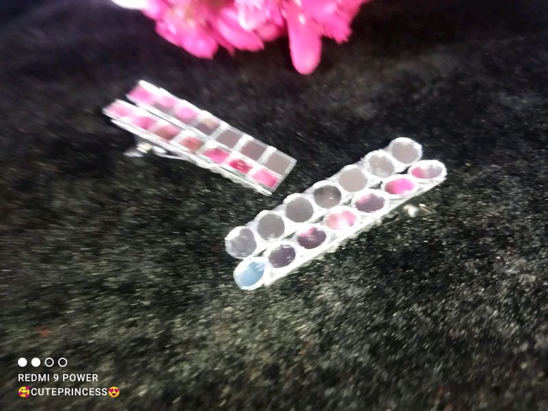 2 Pair Of Hair Aligator Clips For Girls