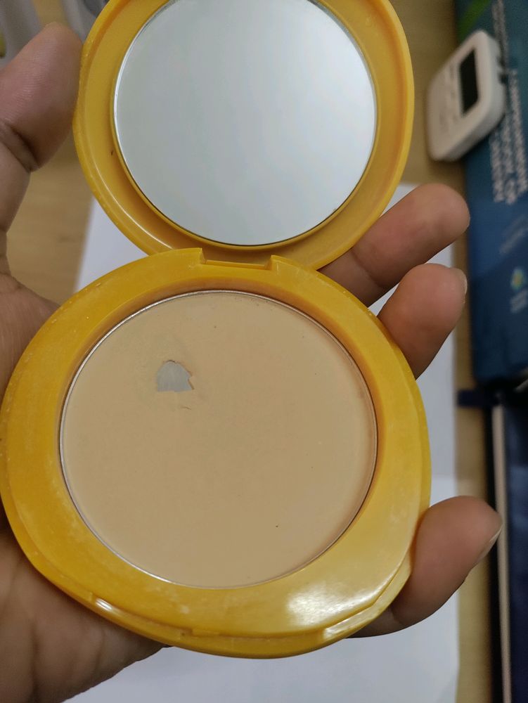 Lakme Sun Expert Ultra Matte Compact