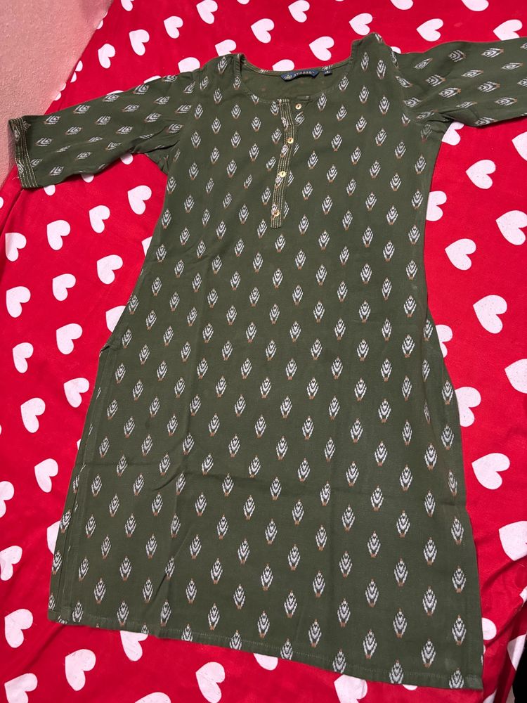 Avaasa Kurta Size S