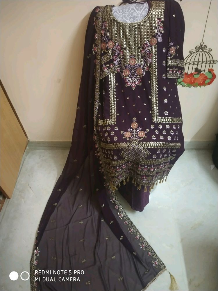 Pakistani Stitched Dress💜