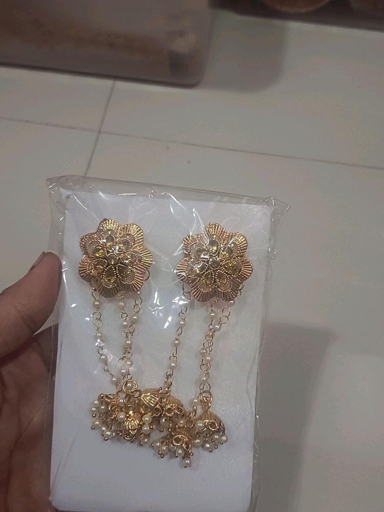 Golden Colour Earings