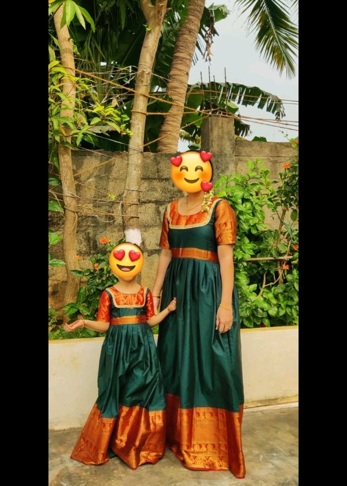 Twinning Mother And Daughter Dress