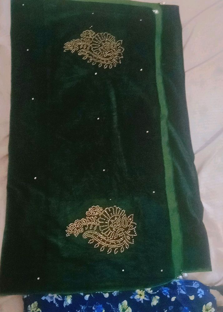 dark green velvet stole and blue stol