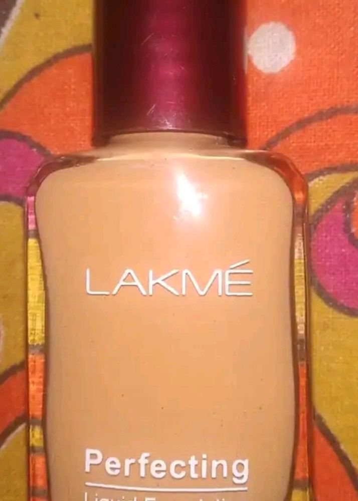 Lakme Perfecting Lequid Foundation