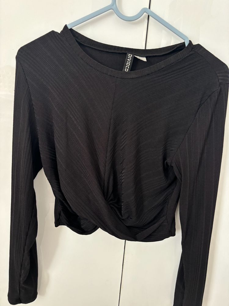 H&M Divided Full Sleeves Black Crop Top