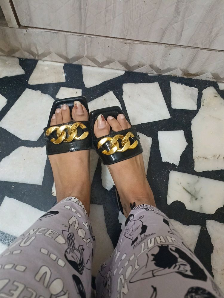 Black Slider Sandals With Golden Chain