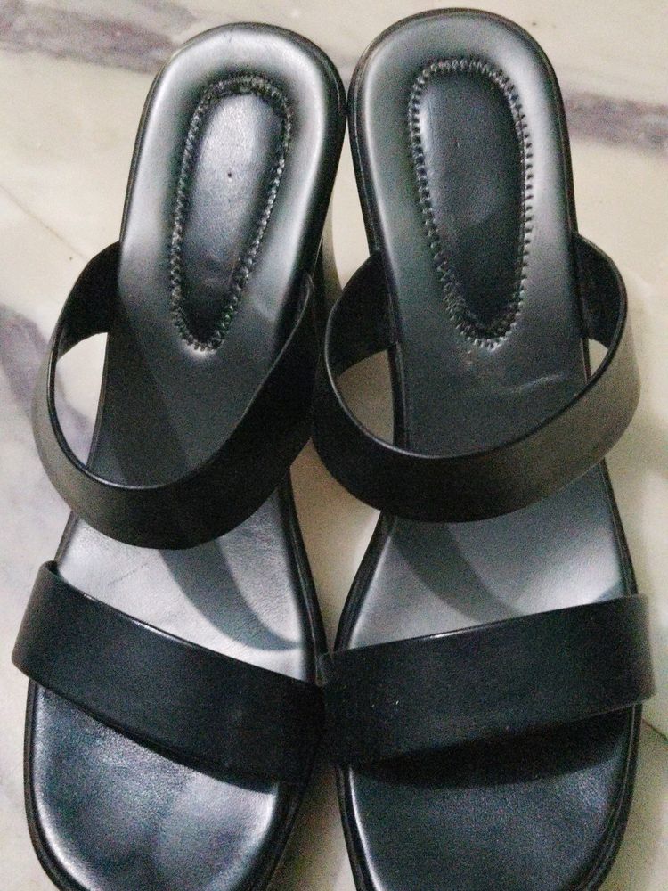 Black High Heels (Sz40)