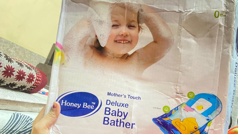 Deluxe baby bather