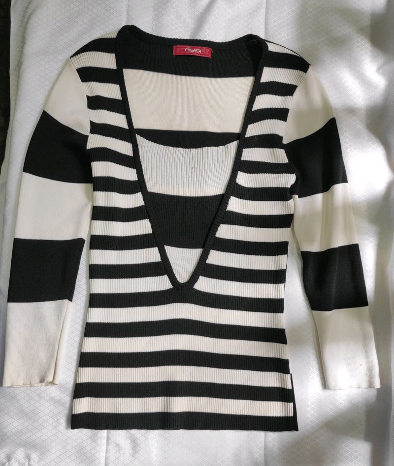 Black And White Striped Deep V-neck Top