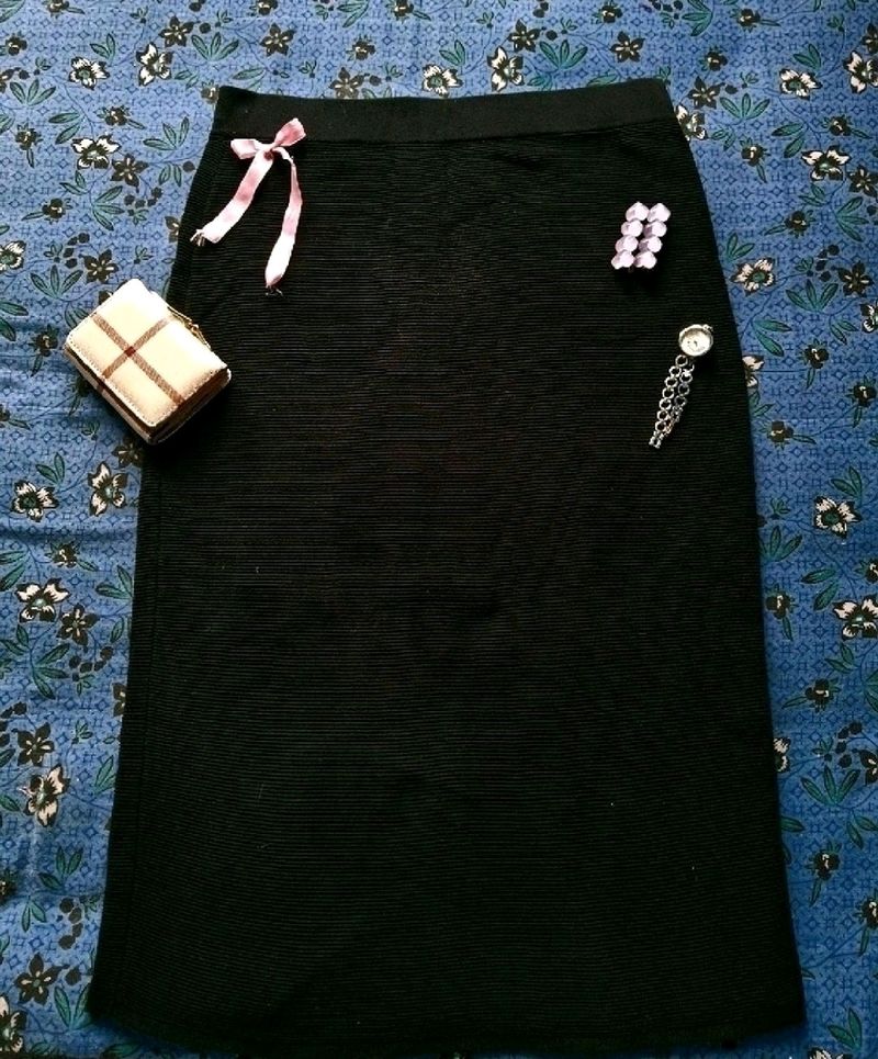 Formal Plain black skirt✨️