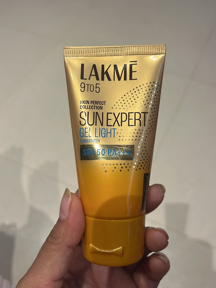 Lakme Sunexpert Gel Light