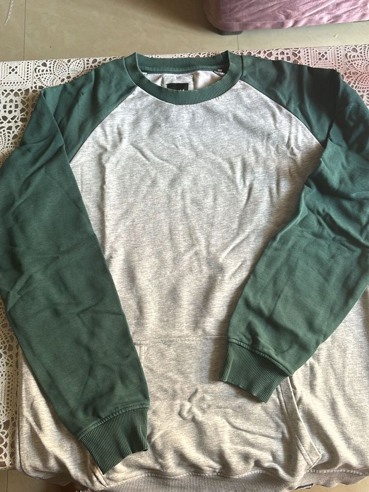 Grey Green Sweatshirt