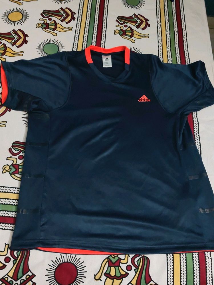 Original Adidas Tshirt Of XL Size