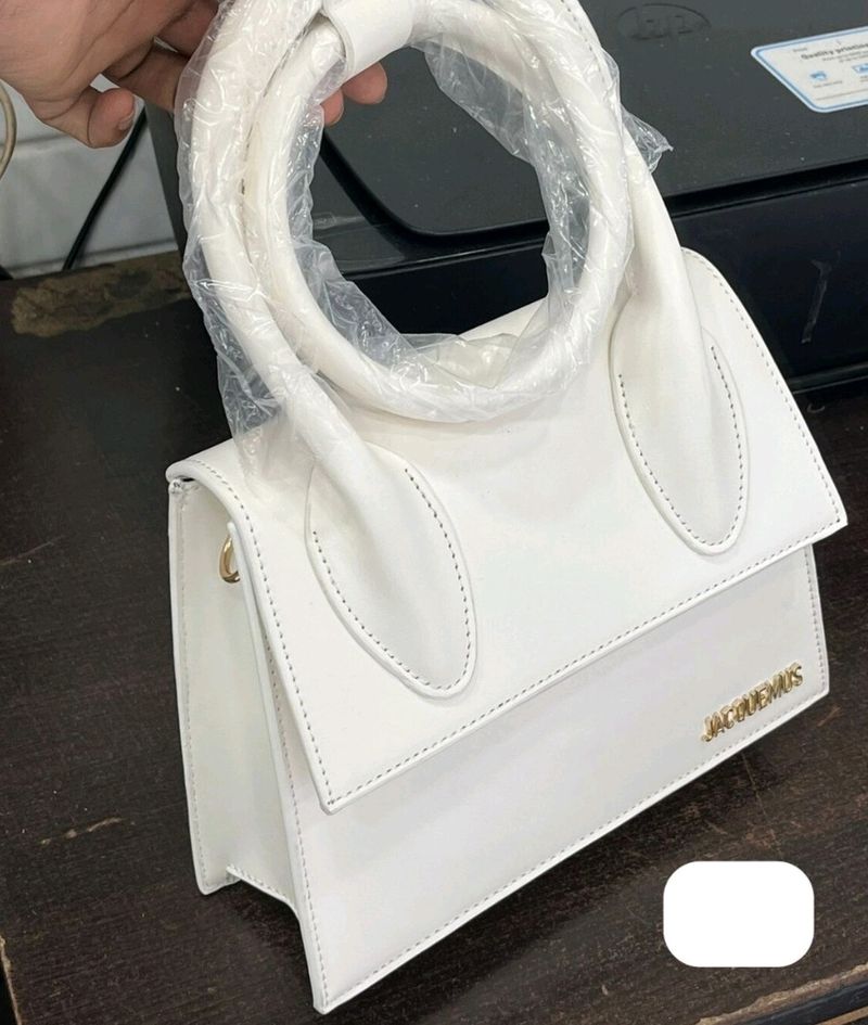 JACQUEMUS LE CHIQUITO SLINGBAG NEW IN WHITE