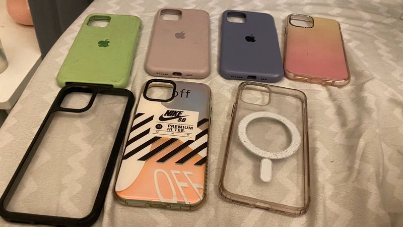 IPHONE 11 pro (7 covers)