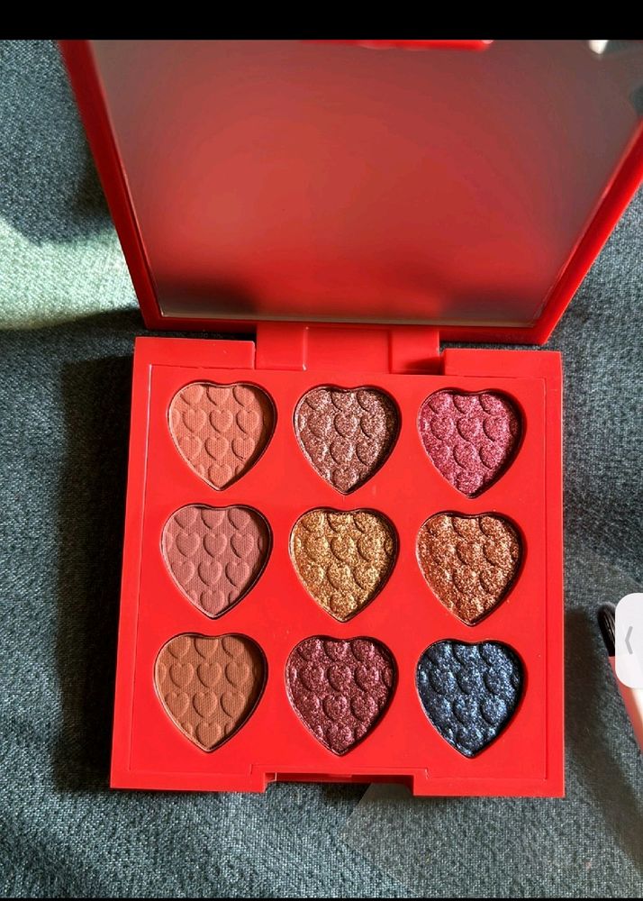 Myglaam Xoxo Eyeshadow Palette