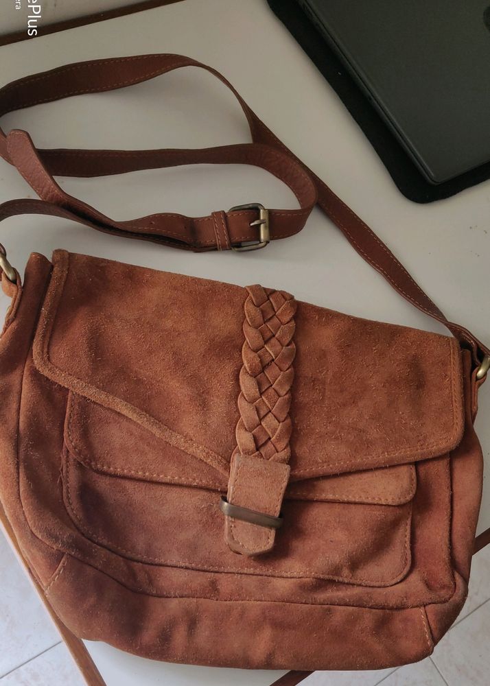 SHOULDER BAG/SLING BAG