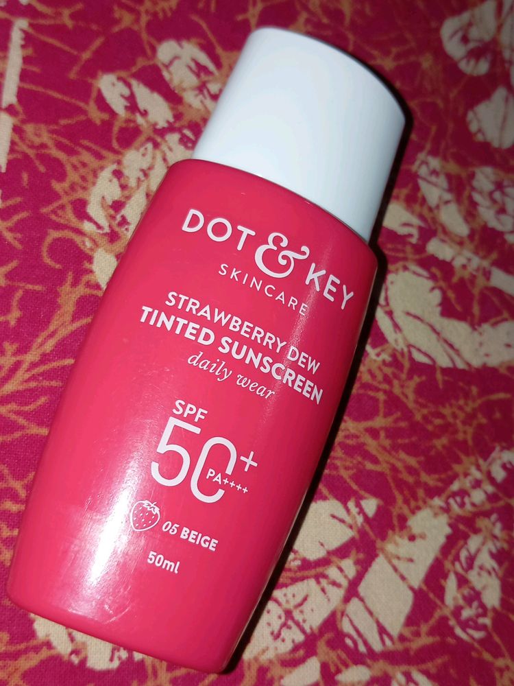 Dot & Key Strawberry Dew Tinted Sunscreen 05 Beige