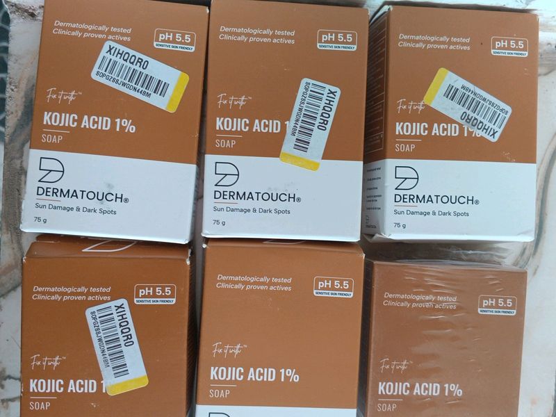 Dermatouch KOJIC ACID 1% SOAP