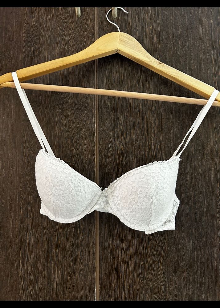 2 H&M Black & White Lace Bra