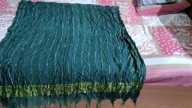 dark green festive dupatta to look ethnic style