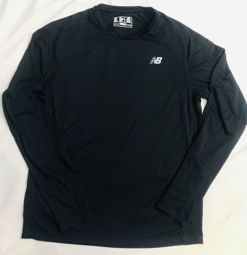 🇹🇭 New Balance Black Round Neck