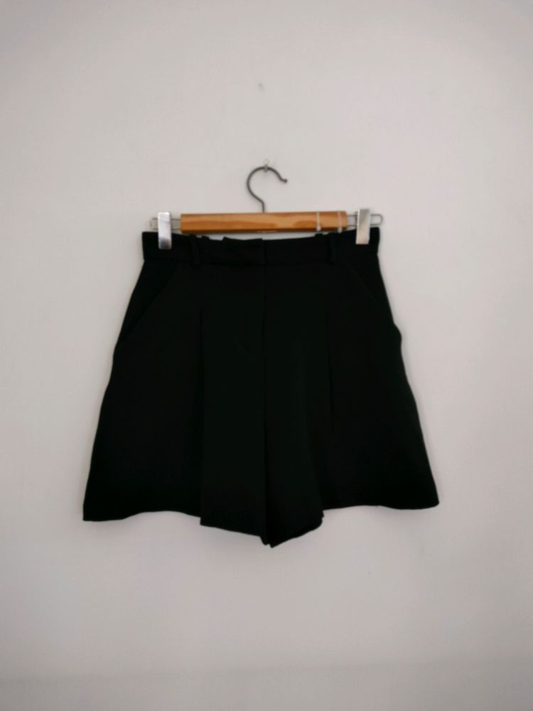 Black Casuals Shorts (Women's)