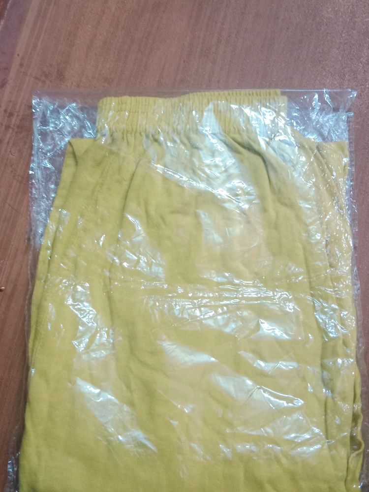 Yellow Leggings For Women XXL.. 💓