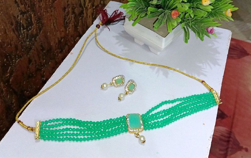 Green Necklace With Earrings