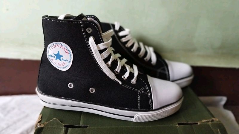 Converse black unisex size 6