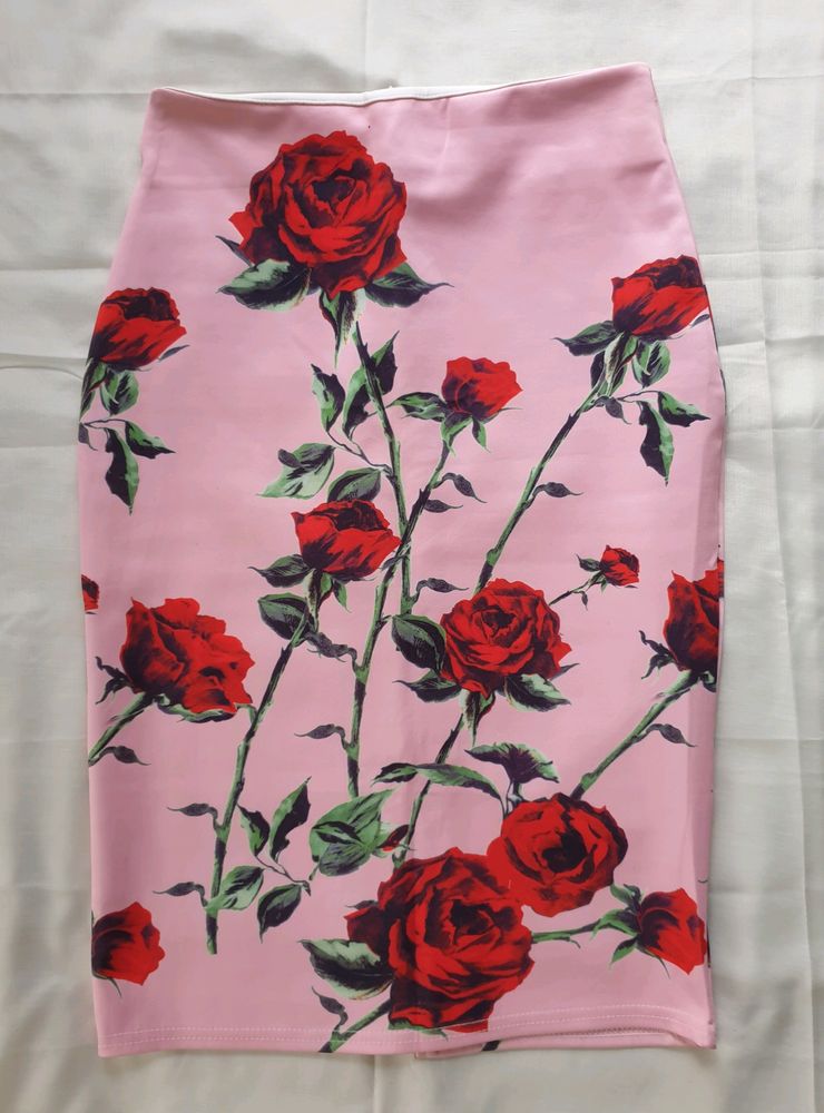 Knee Length Skirt With Slit And Zip At Back