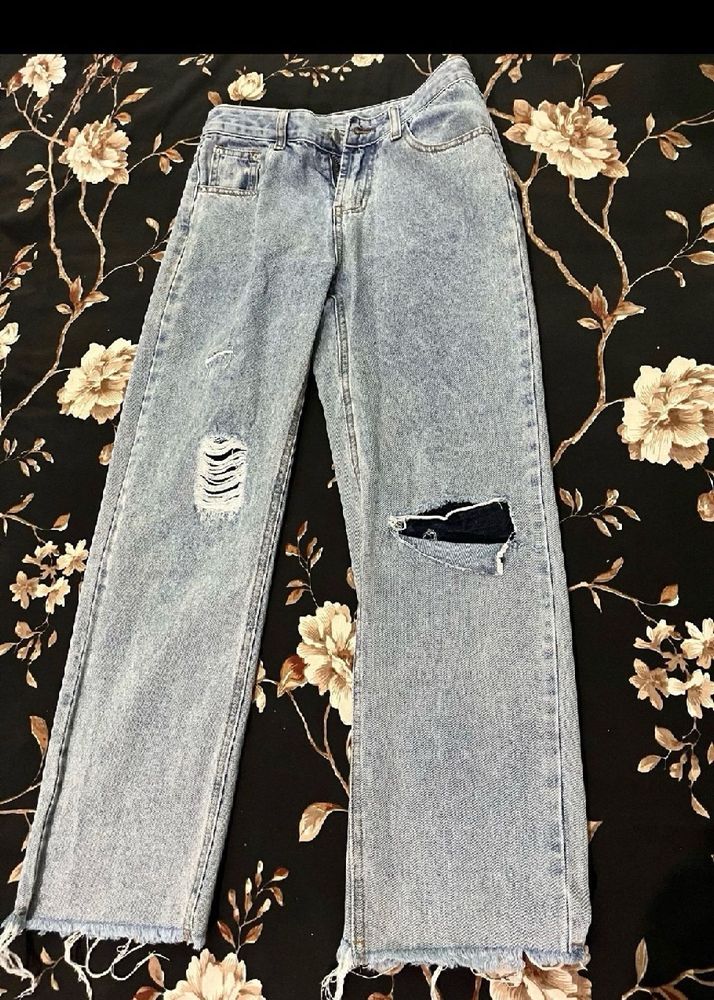 Heavily  Washed Distress Korean Straight Fit Jeans